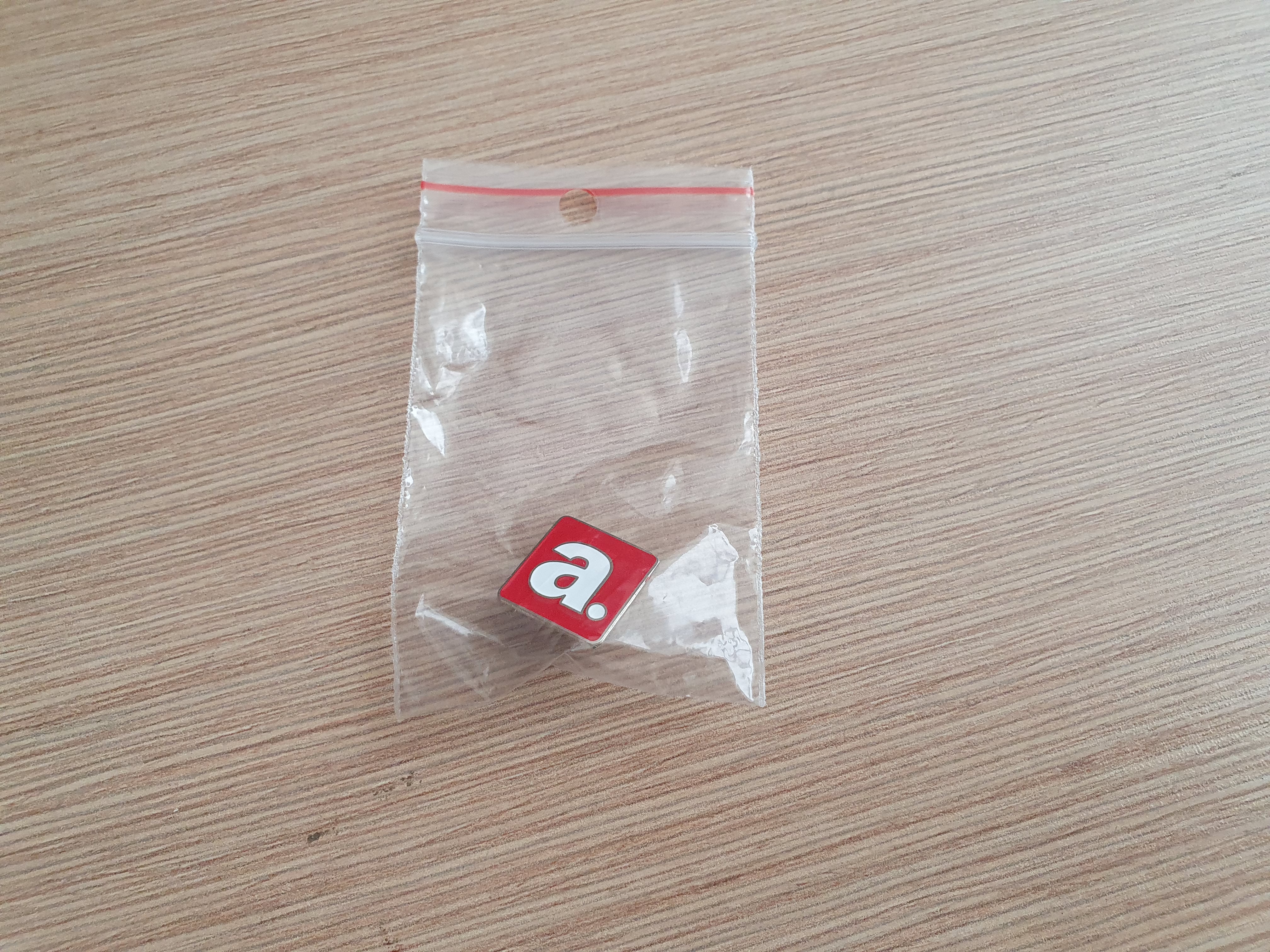 Metal pin