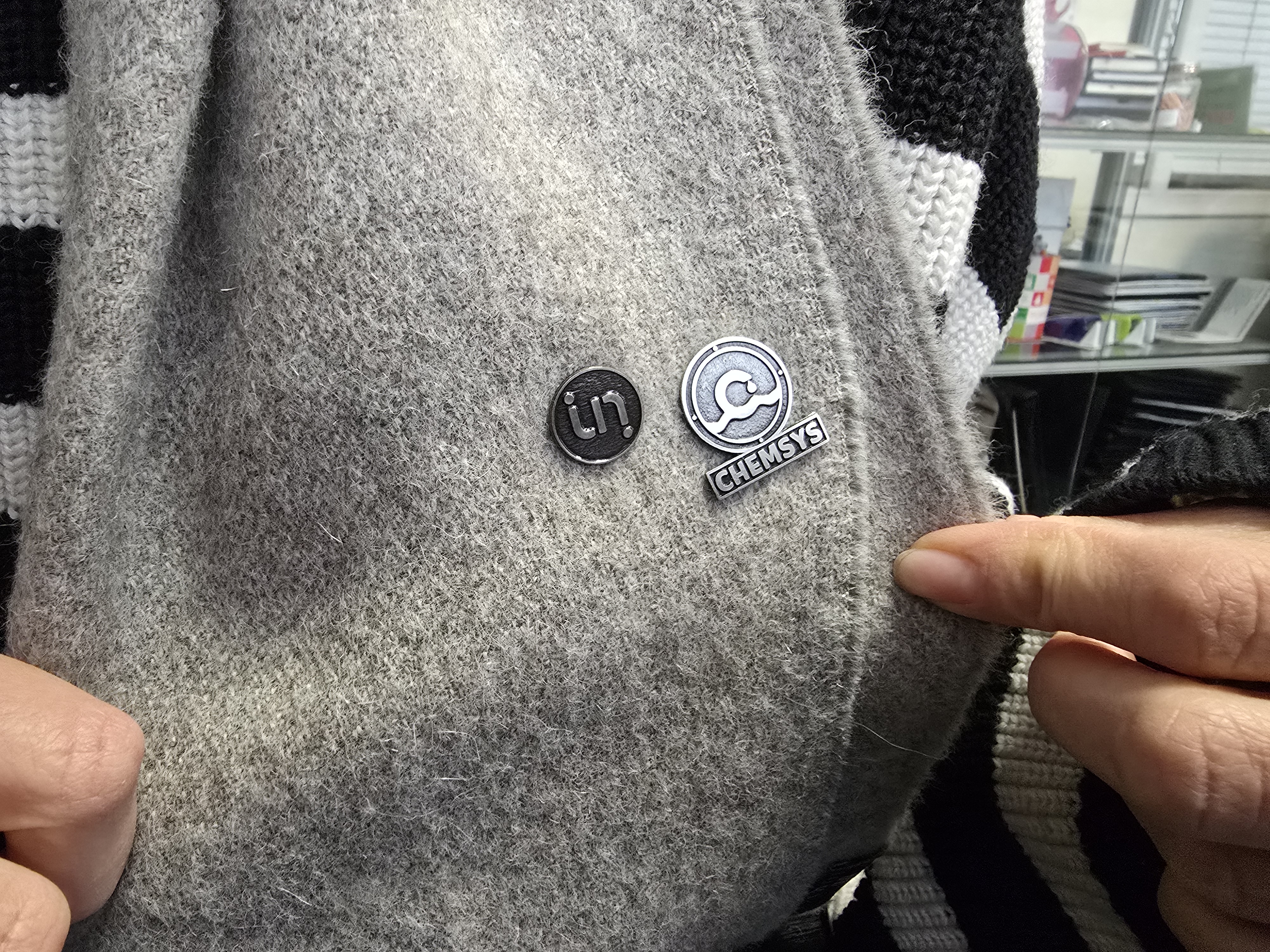 Metal pin