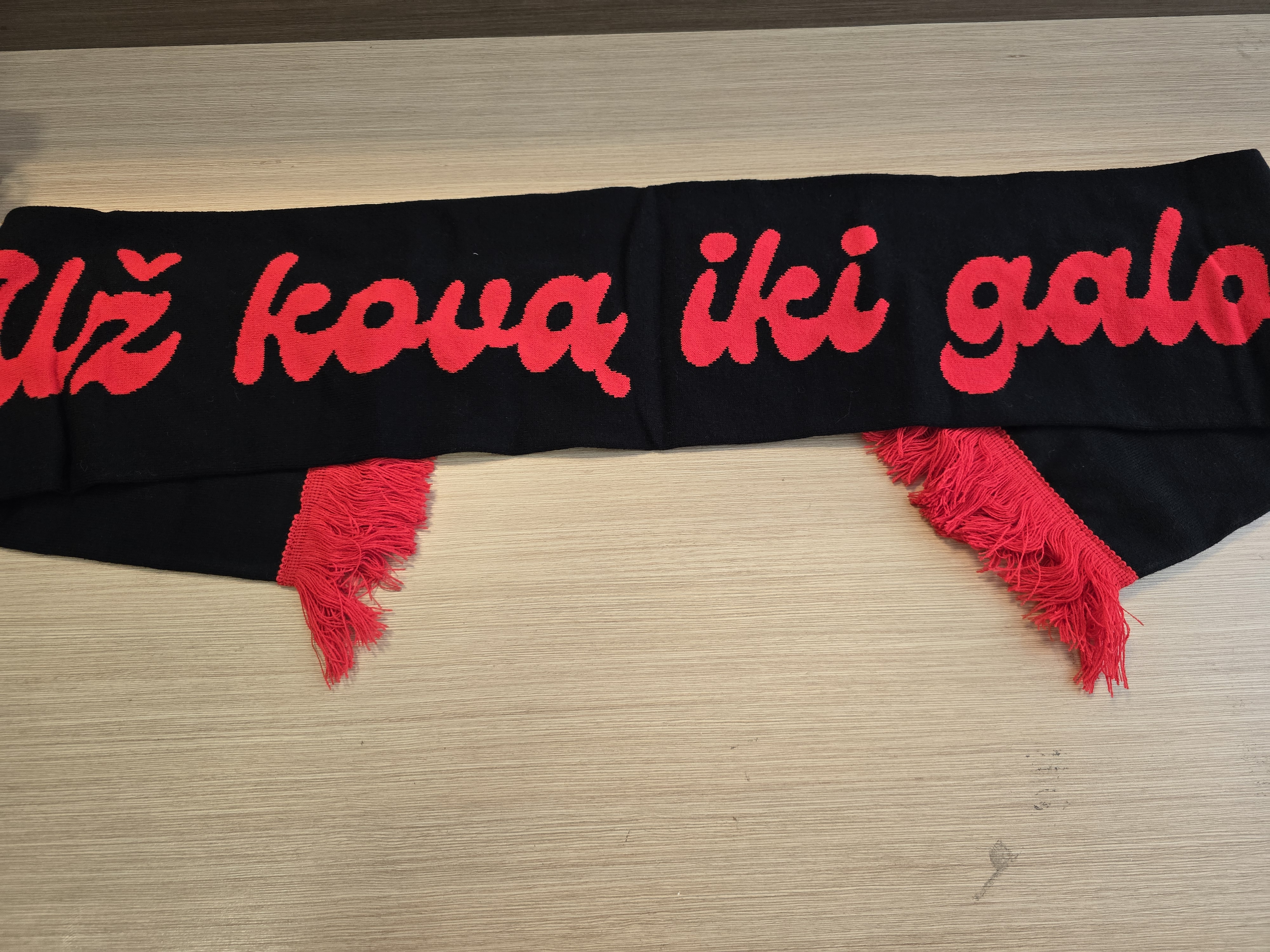 Fun scarf cup