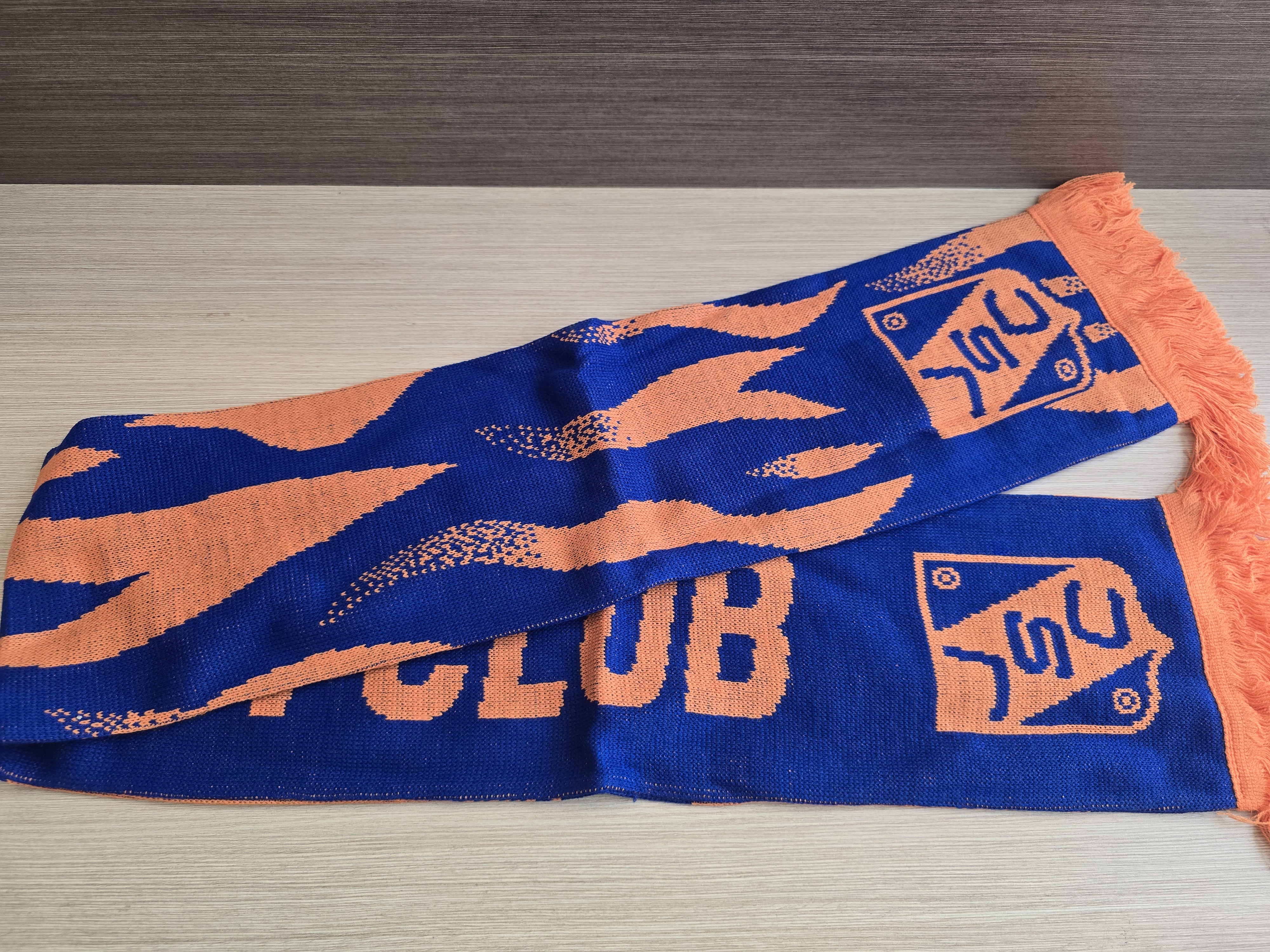 Fun scarf cup