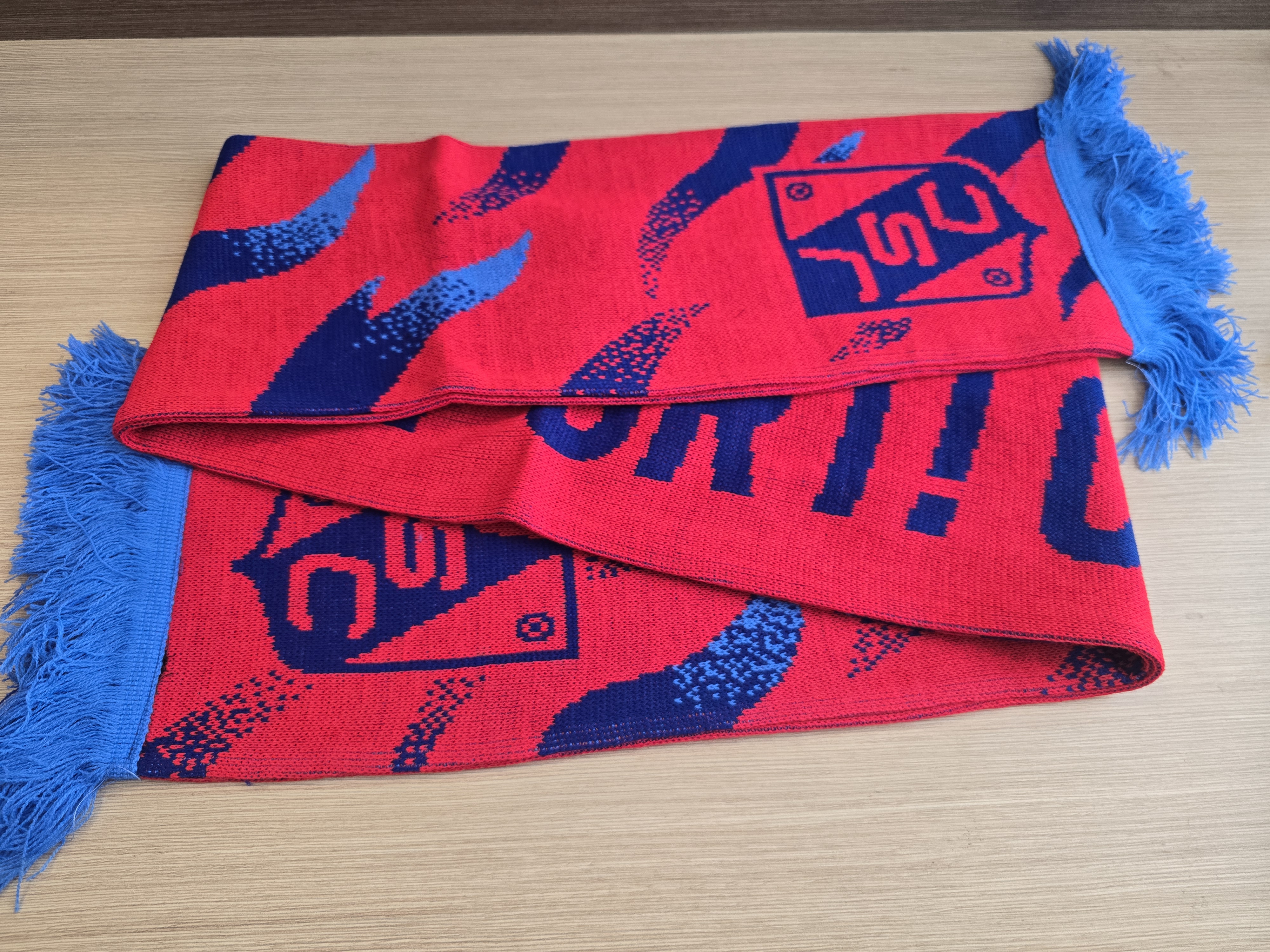 Fun scarf cup