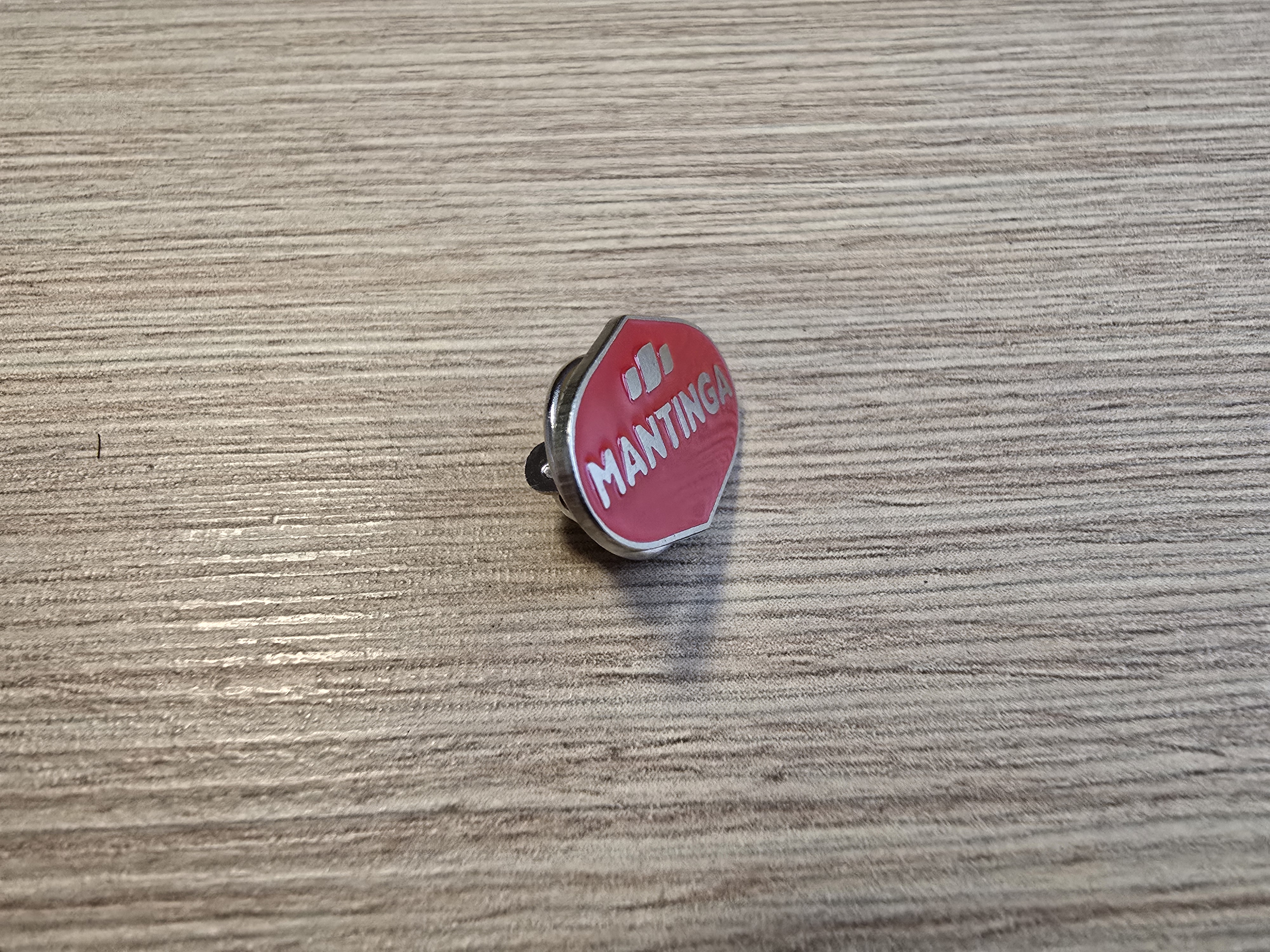 Metal pin