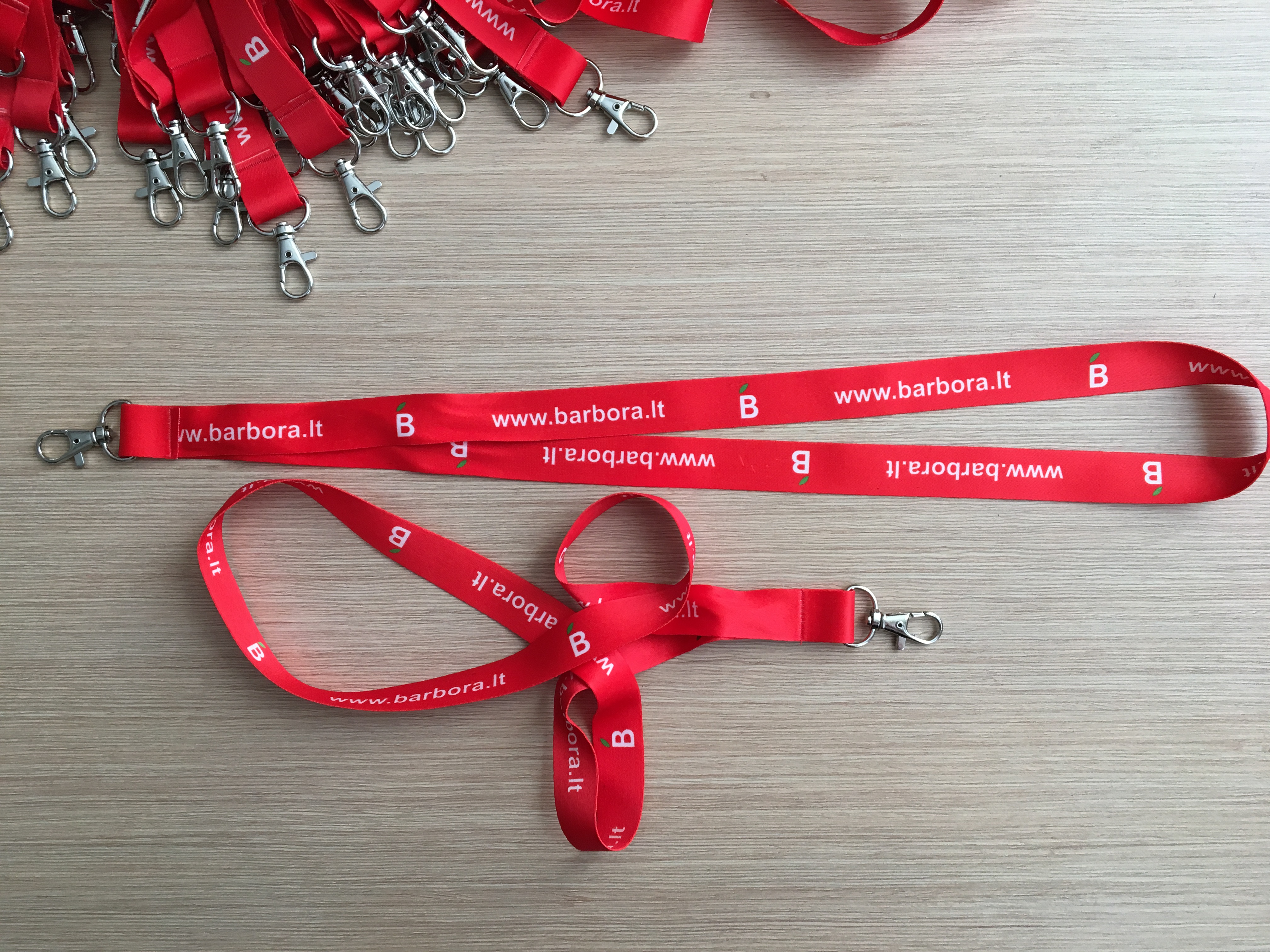 Kaklajuostes-juosteles-lanyards-kaklo-juostos
