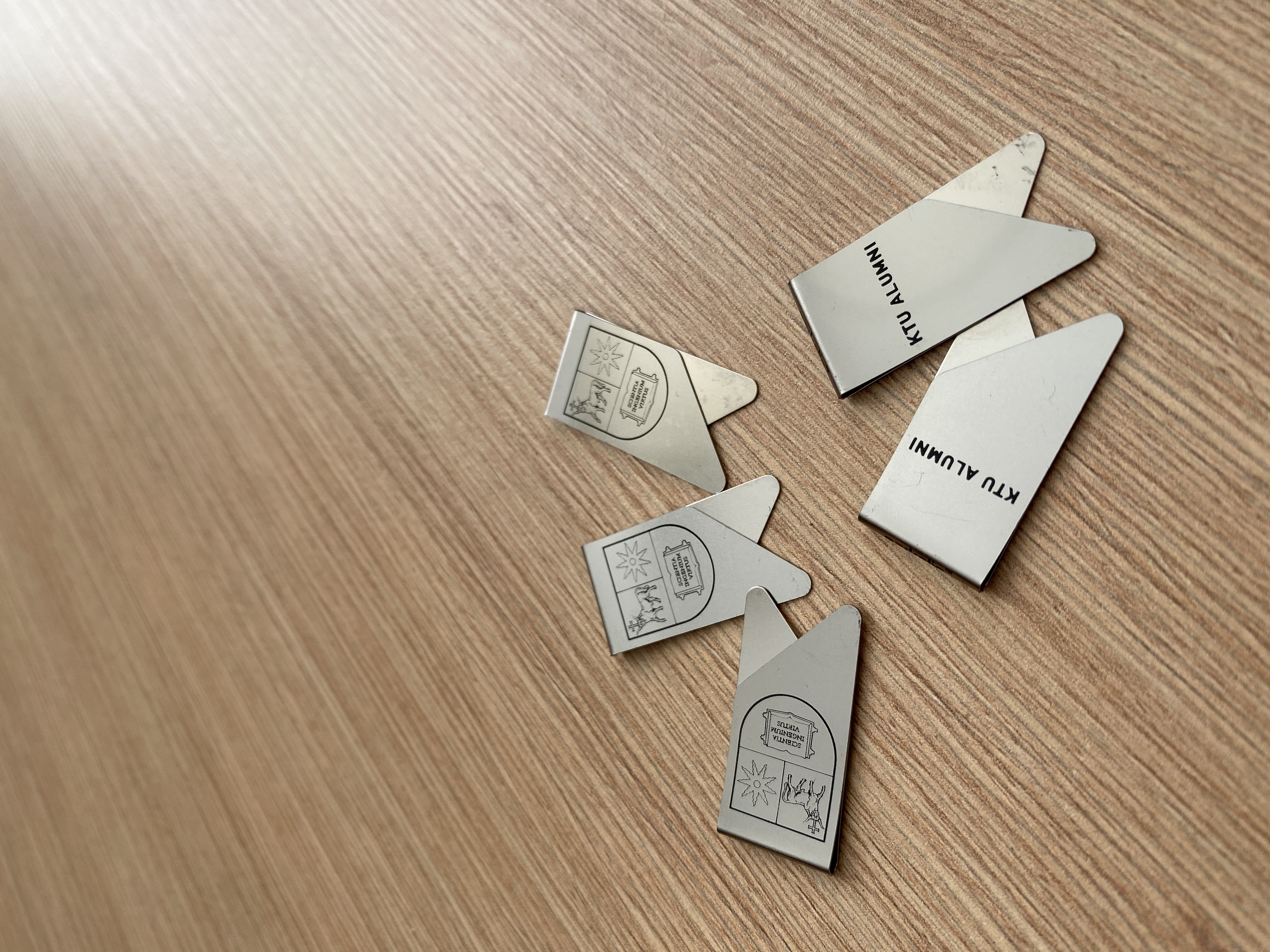 metal clips with logo