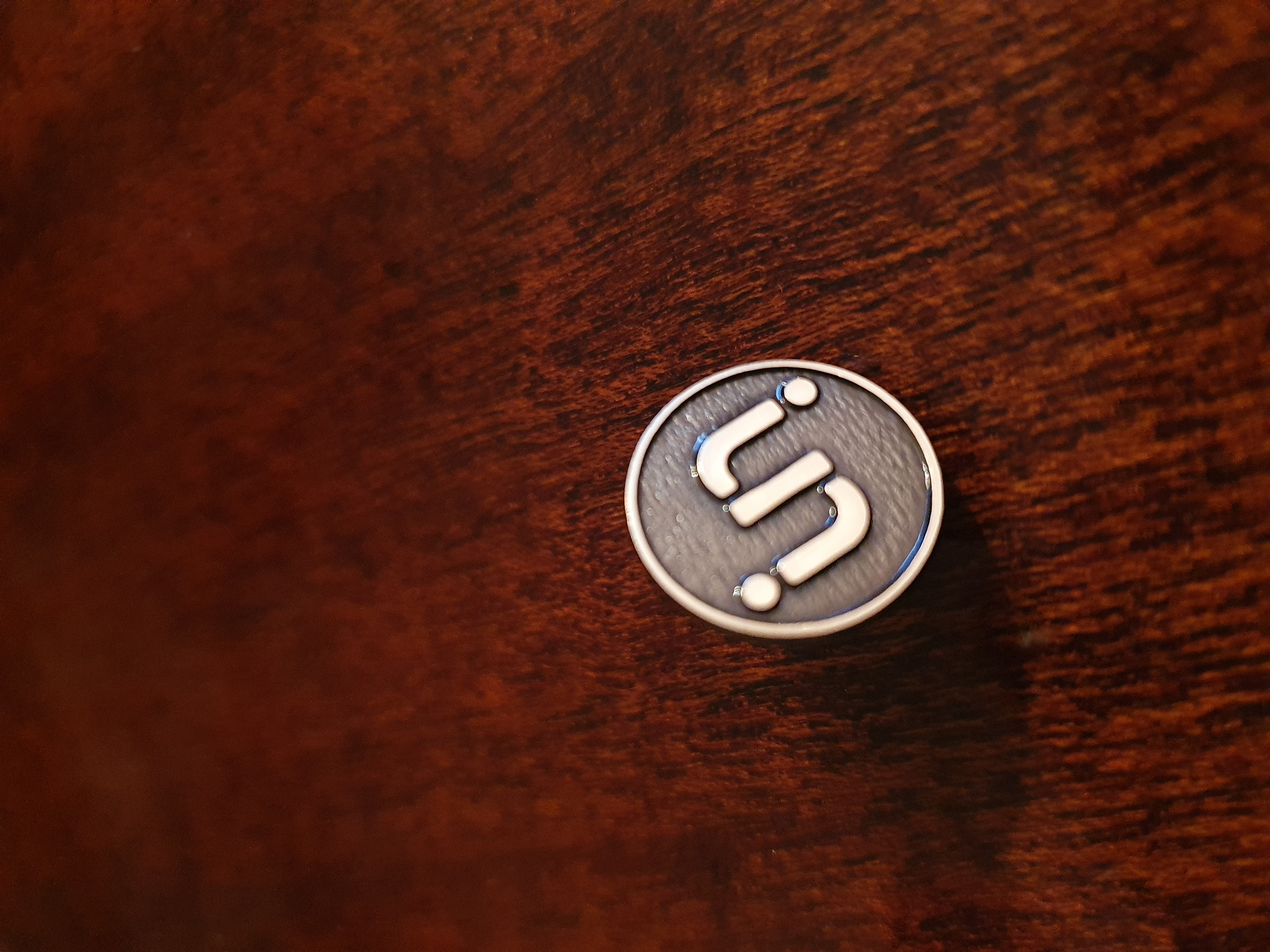 Metal pin