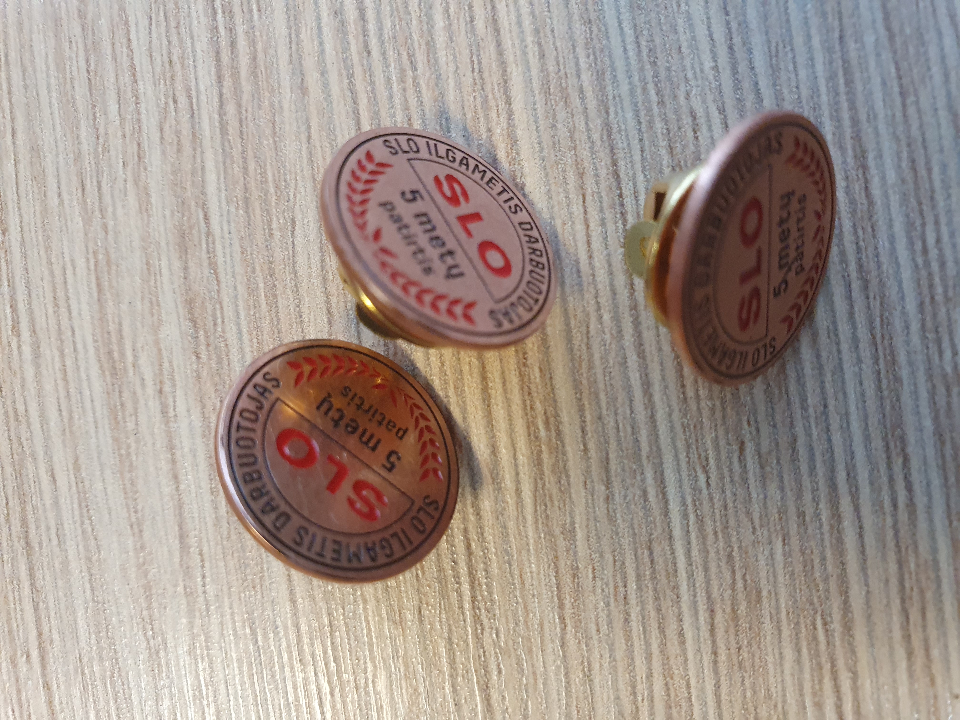 Metal pin