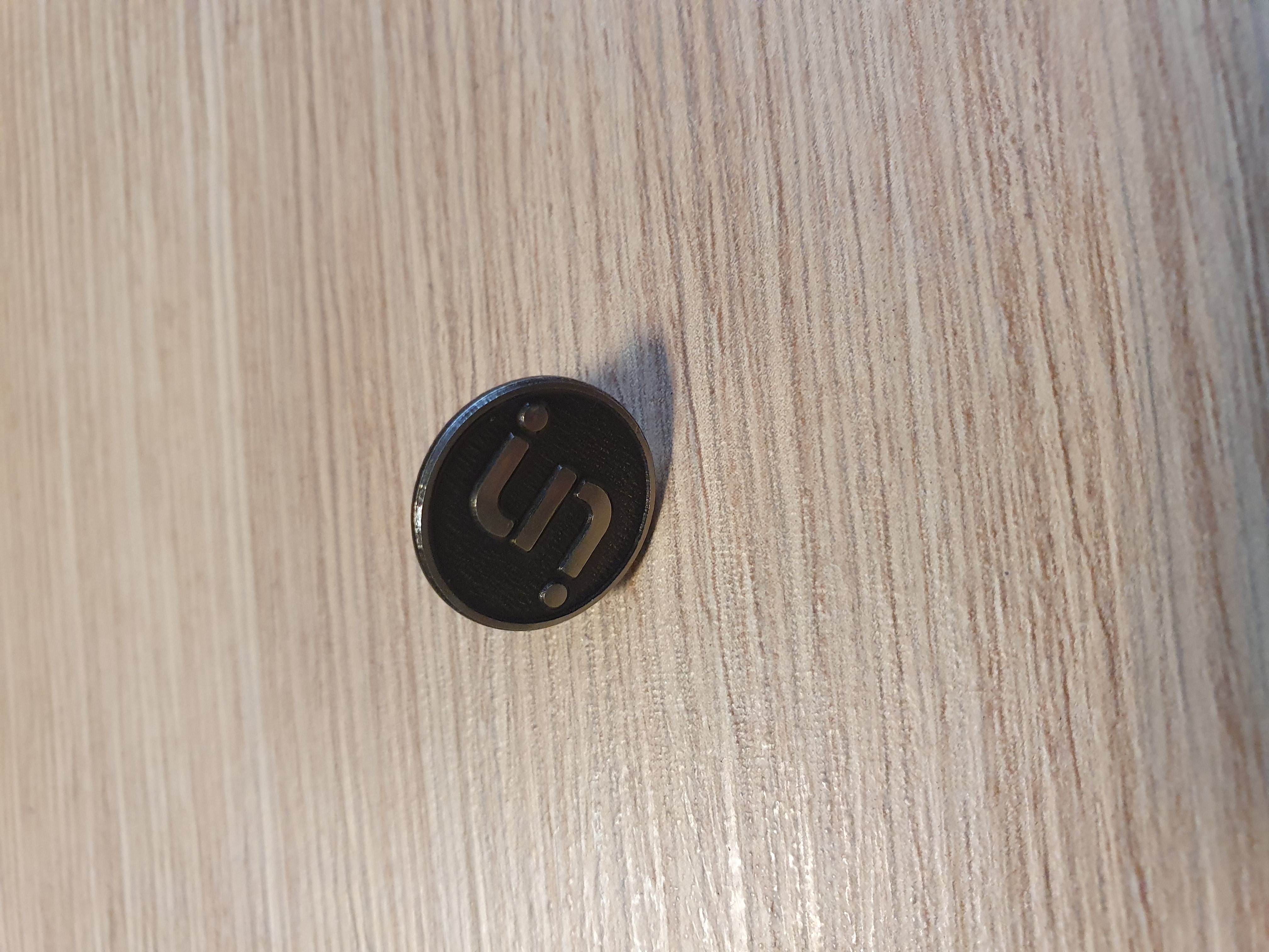 Metal pin