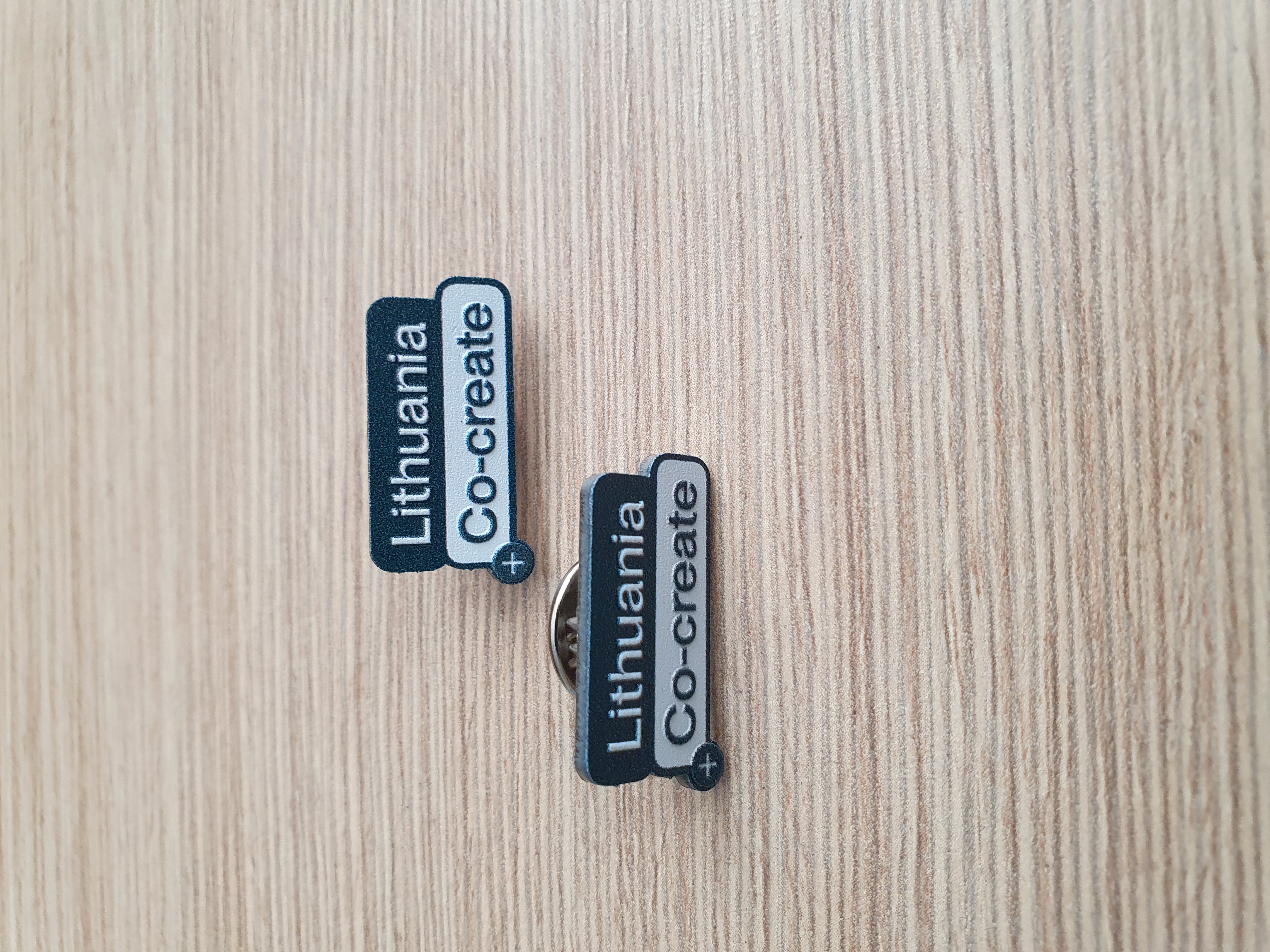 Metal pin