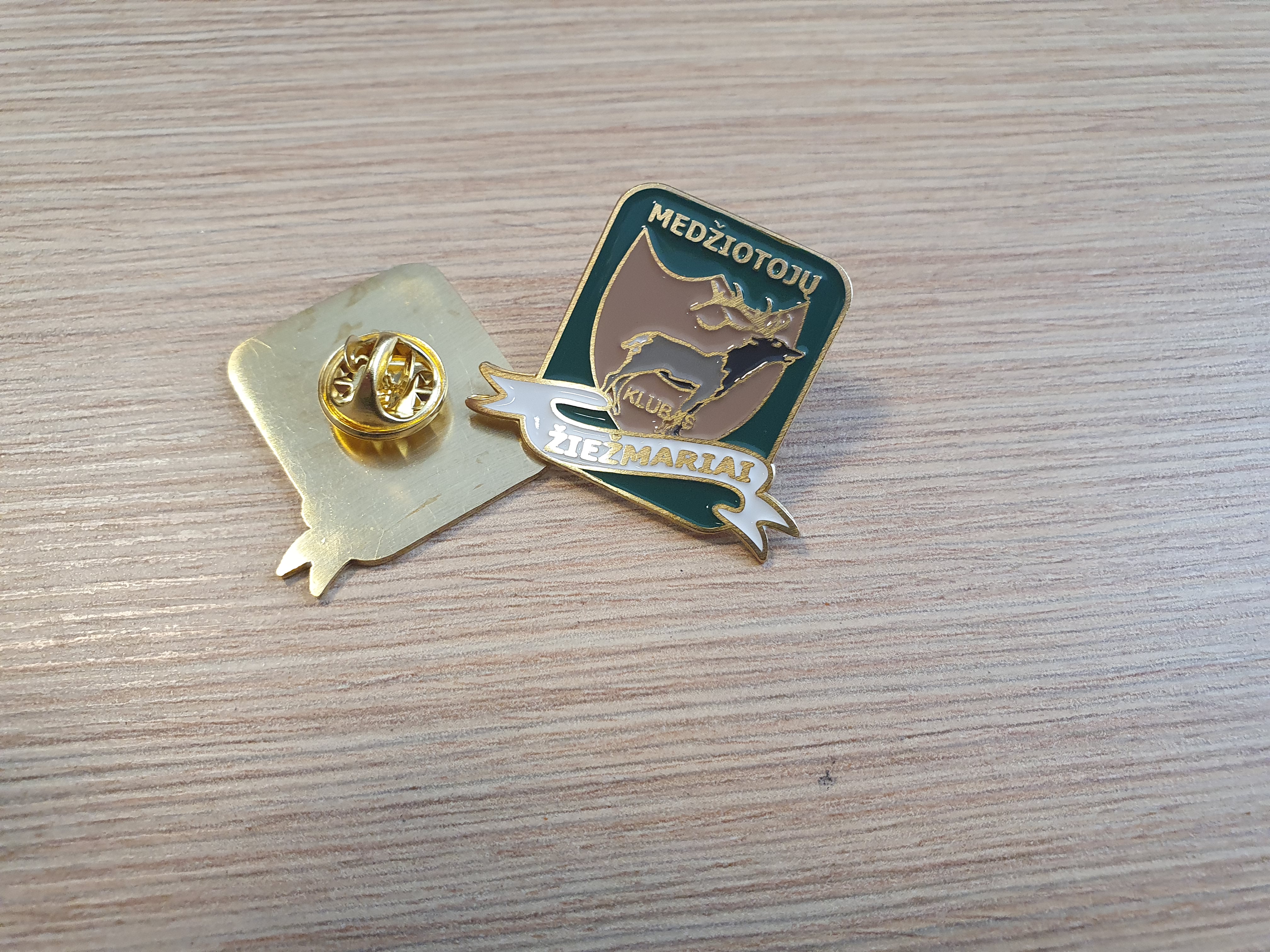 Metal pin