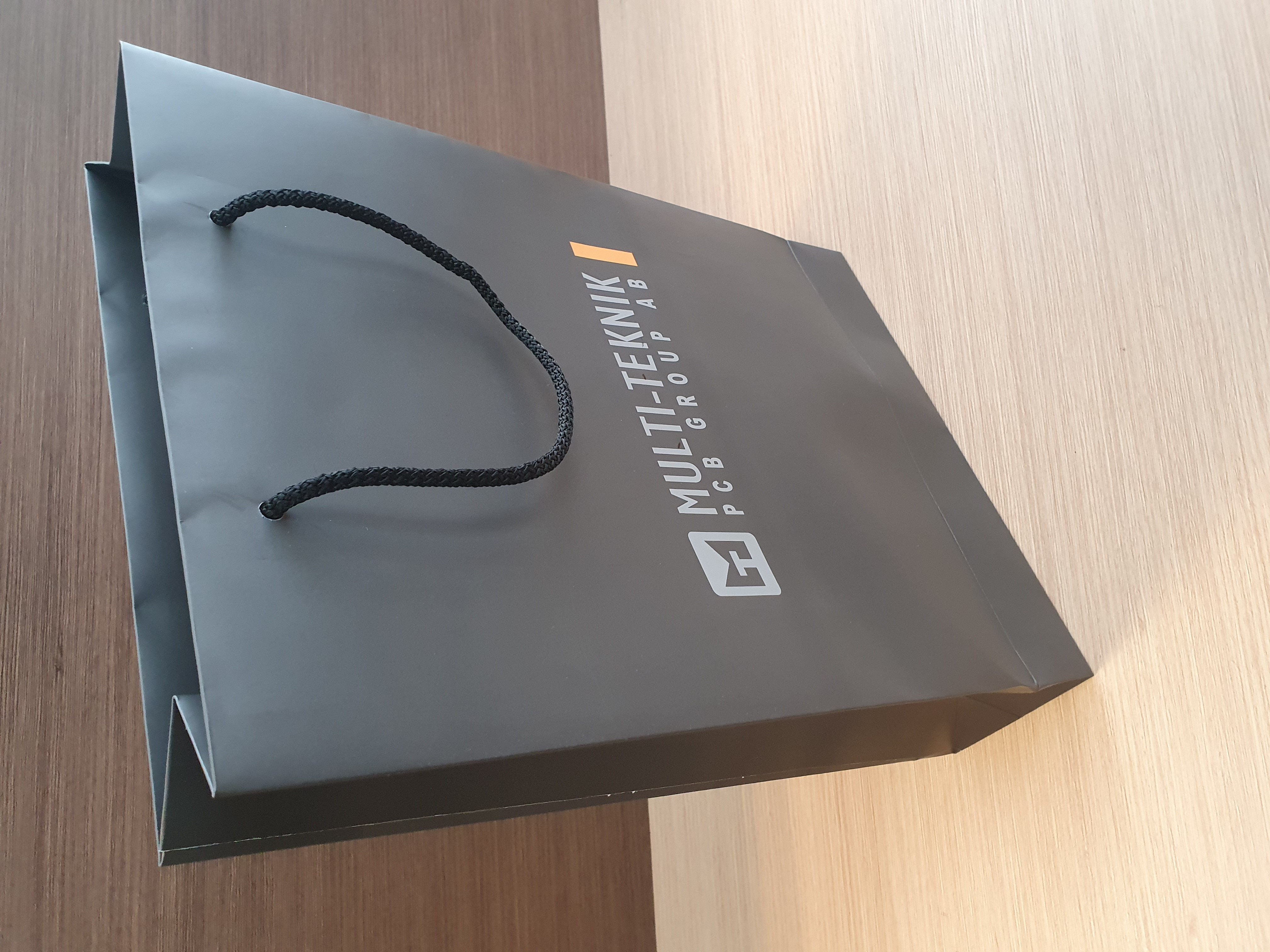 paper bags with cord handles