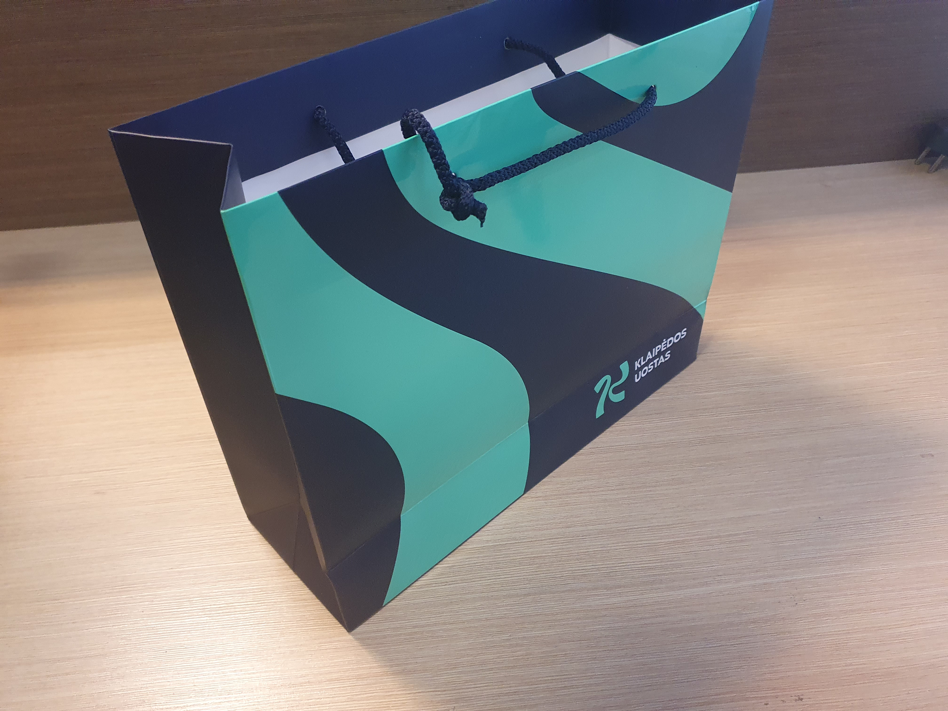 paper bags with cord handles