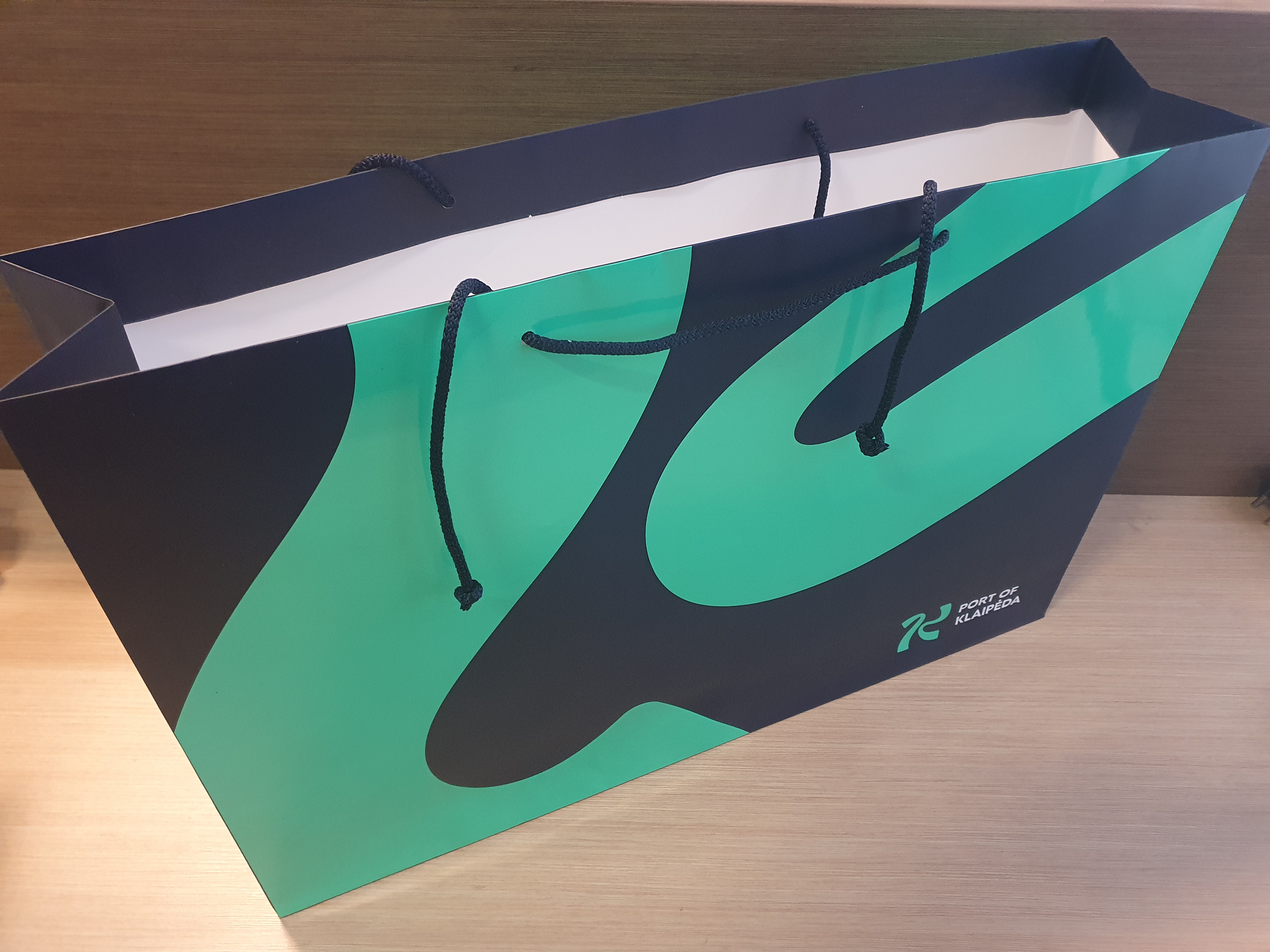 paper bags with cord handles