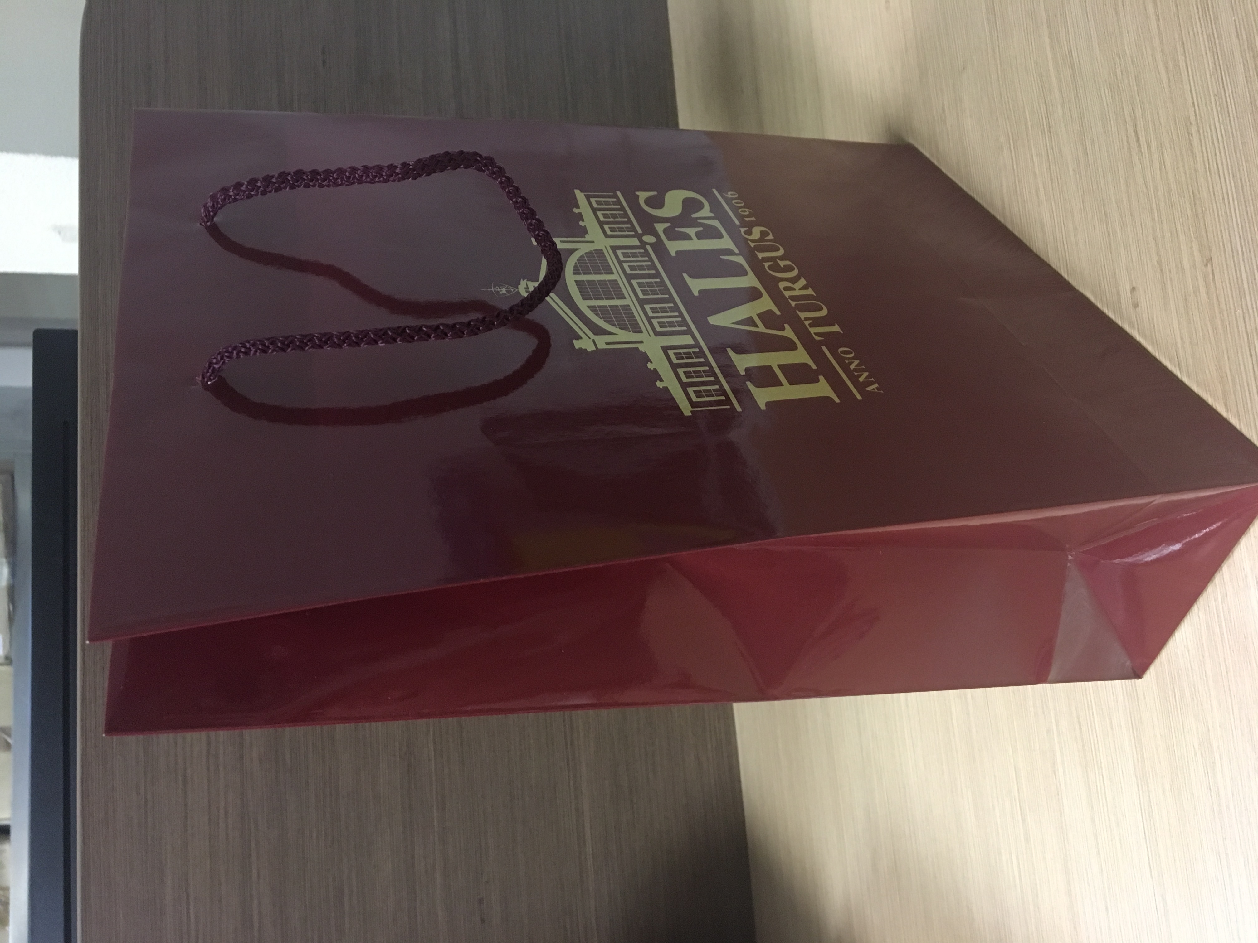 paper bags with cord handles