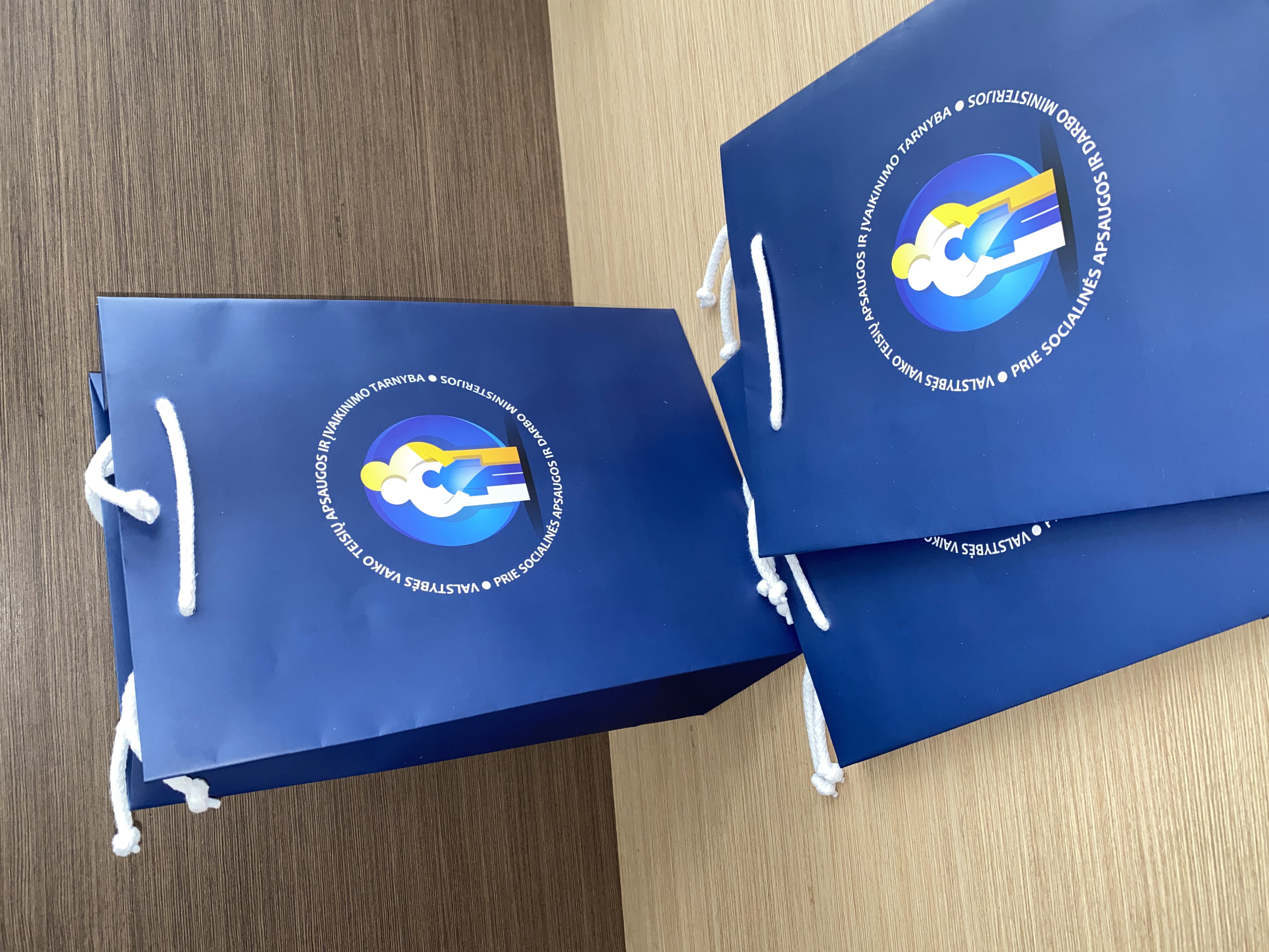 paper bags with cord handles