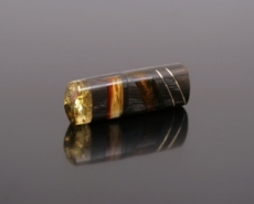USB with amber
