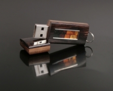 USB with amber