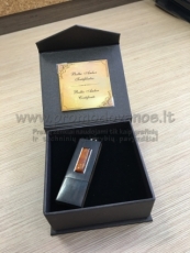 USB with amber