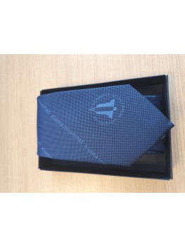 Personalized tie with woven logo