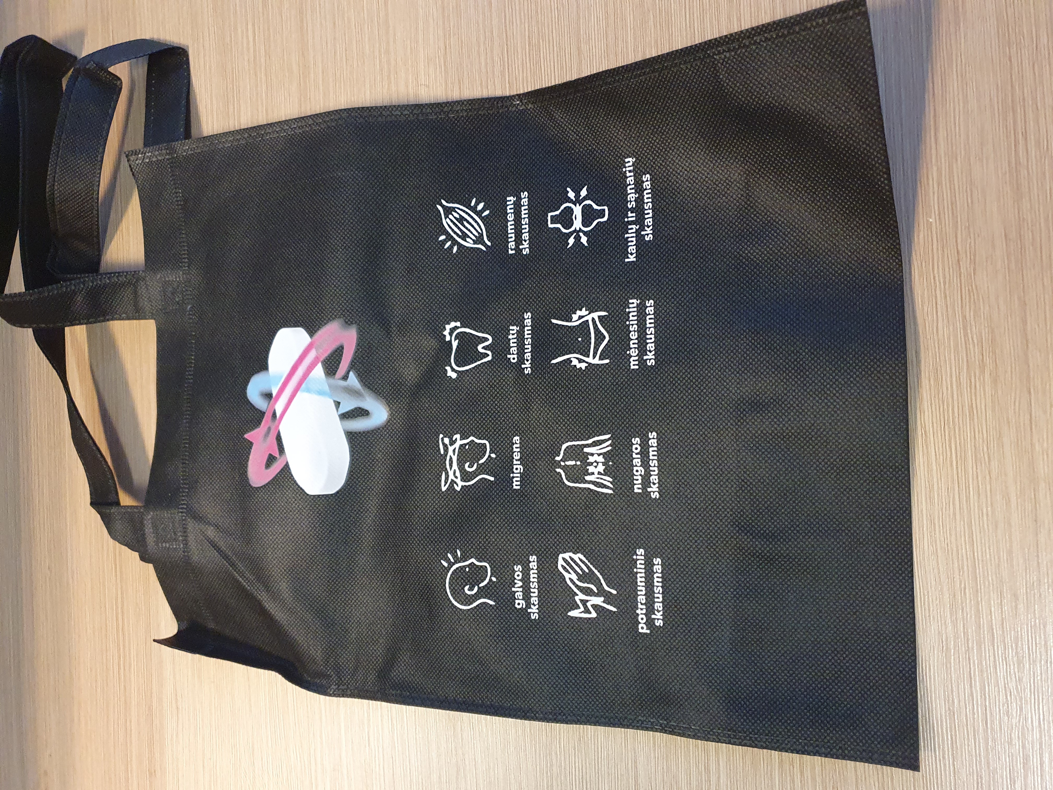 Non-woven bags with short handles