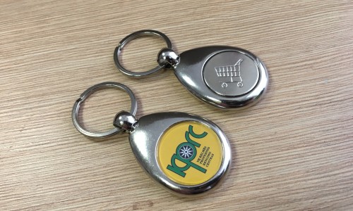 Metal keyring with trolley chip
